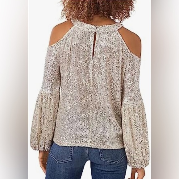 🚨Final Sale🚨!! NWT CeCe Cold Shoulder Sequin Top Size Small - Picture 3 of 8